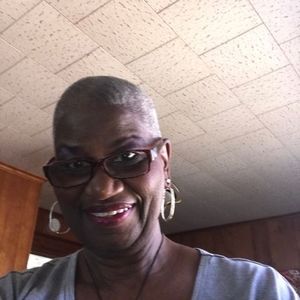 Meet your Posher, Debora